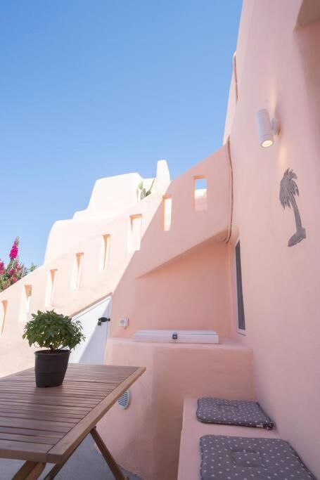 Вилла Santorini Oasis- Cave House Тира Экстерьер фото