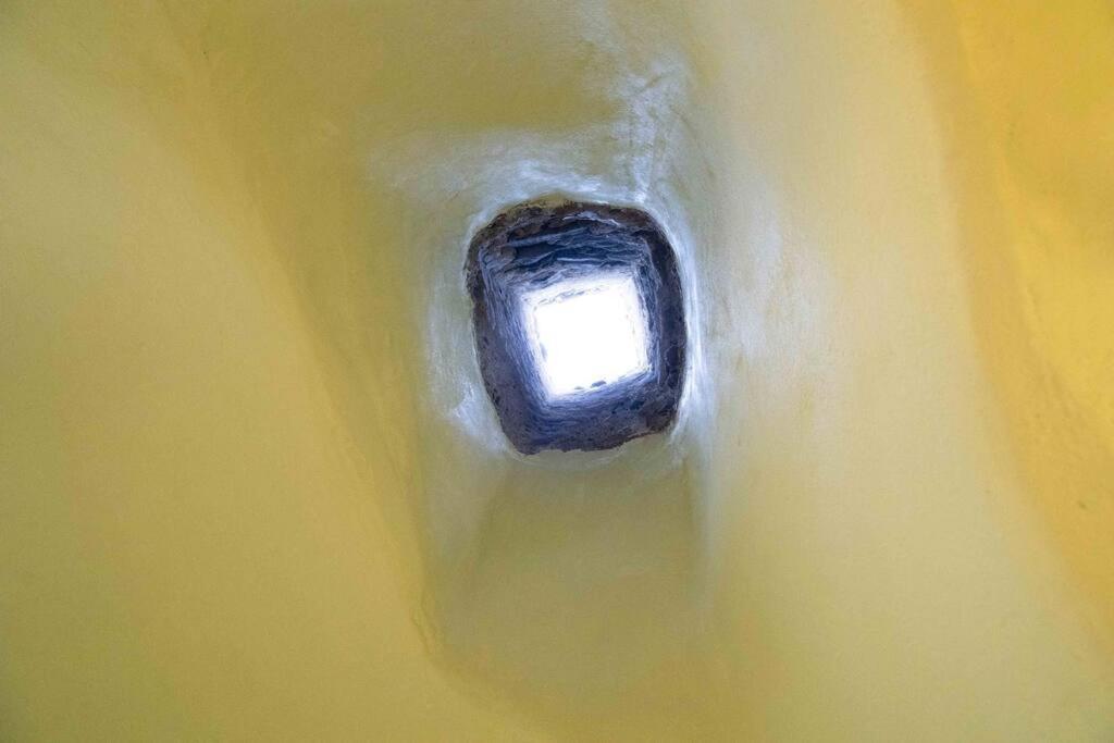 Вилла Santorini Oasis- Cave House Тира Экстерьер фото